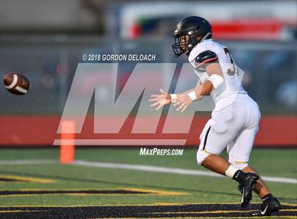 Thumbnail 2 in Cedar Hill (White) vs Mansfield (Black) photogallery.