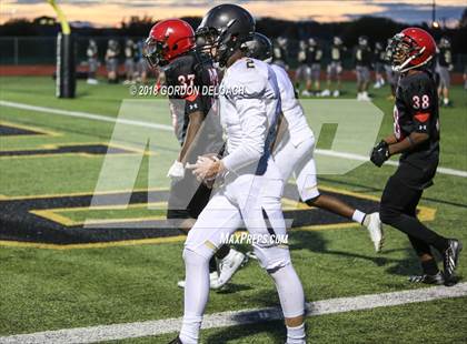 Thumbnail 2 in Cedar Hill (White) vs Mansfield (Black) photogallery.