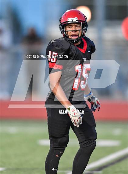 Thumbnail 2 in Cedar Hill (White) vs Mansfield (Black) photogallery.