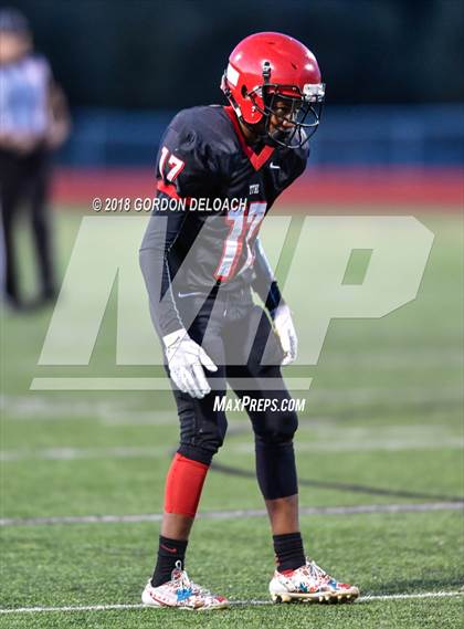 Thumbnail 3 in Cedar Hill (White) vs Mansfield (Black) photogallery.