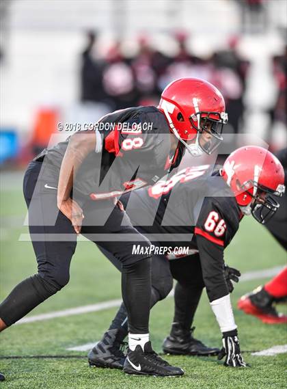 Thumbnail 1 in Cedar Hill (White) vs Mansfield (Black) photogallery.