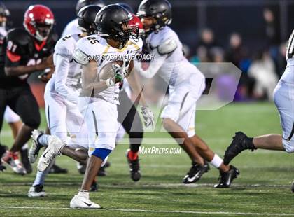 Thumbnail 3 in Cedar Hill (White) vs Mansfield (Black) photogallery.