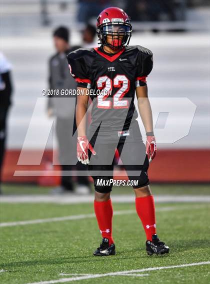 Thumbnail 2 in Cedar Hill (White) vs Mansfield (Black) photogallery.