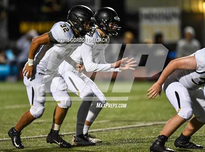 Thumbnail 3 in Cedar Hill (White) vs Mansfield (Black) photogallery.