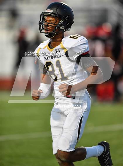 Thumbnail 1 in Cedar Hill (White) vs Mansfield (Black) photogallery.