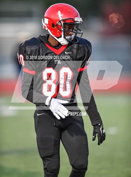 Thumbnail 3 in Cedar Hill (White) vs Mansfield (Black) photogallery.