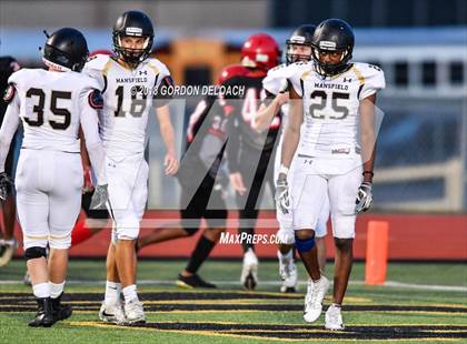 Thumbnail 2 in Cedar Hill (White) vs Mansfield (Black) photogallery.