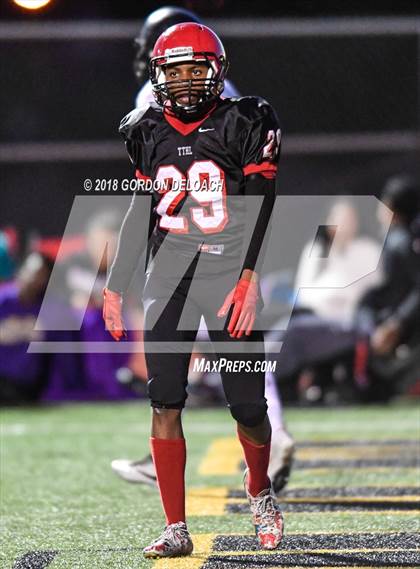 Thumbnail 2 in Cedar Hill (White) vs Mansfield (Black) photogallery.