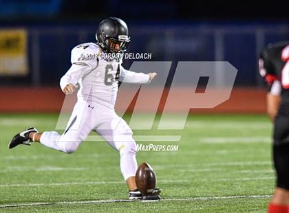 Thumbnail 3 in Cedar Hill (White) vs Mansfield (Black) photogallery.