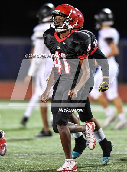 Thumbnail 2 in Cedar Hill (White) vs Mansfield (Black) photogallery.