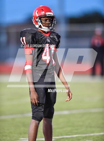 Thumbnail 1 in Cedar Hill (White) vs Mansfield (Black) photogallery.