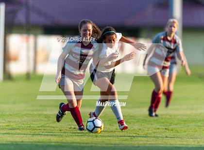 Thumbnail 2 in David Crockett @ Dobyns-Bennett photogallery.