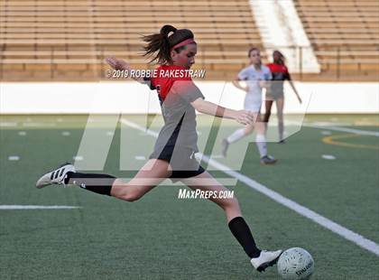 Thumbnail 3 in Melissa vs. Paris (UIL 4A Region II Semi-Final) photogallery.