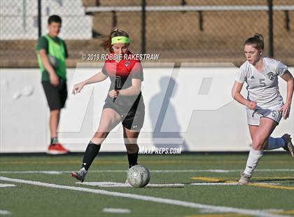 Thumbnail 3 in Melissa vs. Paris (UIL 4A Region II Semi-Final) photogallery.