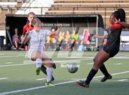 Thumbnail 1 in Melissa vs. Paris (UIL 4A Region II Semi-Final) photogallery.