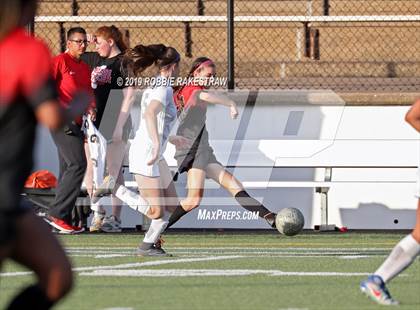 Thumbnail 3 in Melissa vs. Paris (UIL 4A Region II Semi-Final) photogallery.