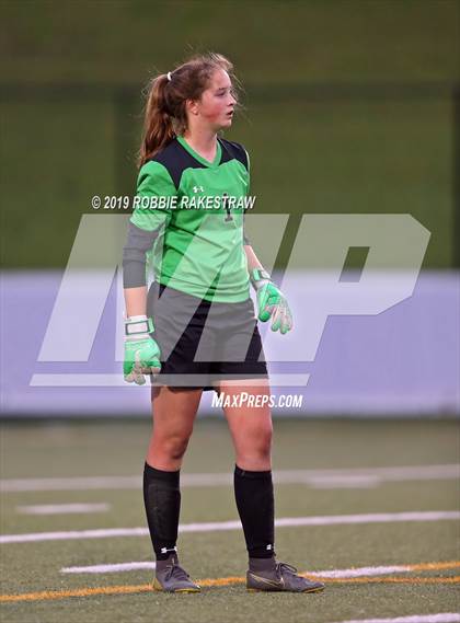 Thumbnail 3 in Melissa vs. Paris (UIL 4A Region II Semi-Final) photogallery.