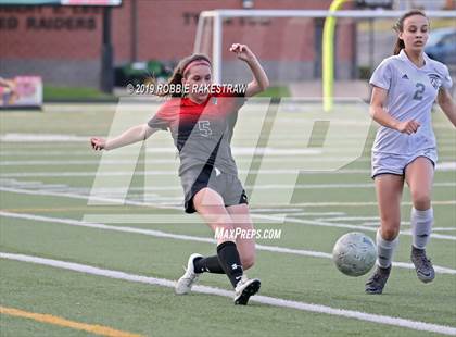Thumbnail 1 in Melissa vs. Paris (UIL 4A Region II Semi-Final) photogallery.