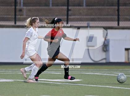 Thumbnail 3 in Melissa vs. Paris (UIL 4A Region II Semi-Final) photogallery.
