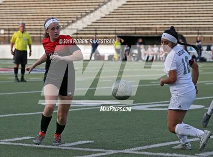 Thumbnail 2 in Melissa vs. Paris (UIL 4A Region II Semi-Final) photogallery.