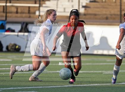 Thumbnail 2 in Melissa vs. Paris (UIL 4A Region II Semi-Final) photogallery.