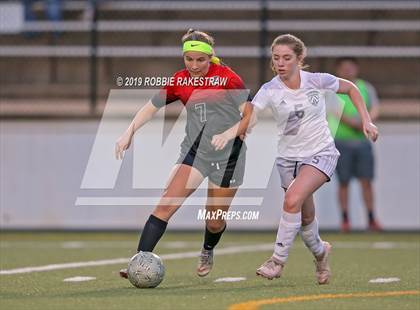 Thumbnail 3 in Melissa vs. Paris (UIL 4A Region II Semi-Final) photogallery.