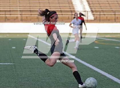 Thumbnail 1 in Melissa vs. Paris (UIL 4A Region II Semi-Final) photogallery.