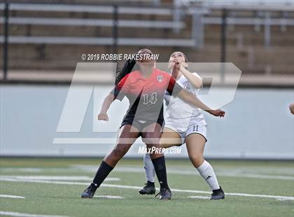 Thumbnail 3 in Melissa vs. Paris (UIL 4A Region II Semi-Final) photogallery.