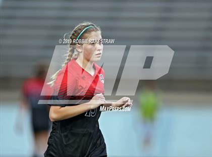 Thumbnail 1 in Melissa vs. Paris (UIL 4A Region II Semi-Final) photogallery.