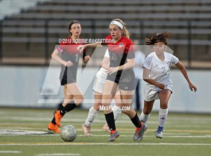 Thumbnail 3 in Melissa vs. Paris (UIL 4A Region II Semi-Final) photogallery.