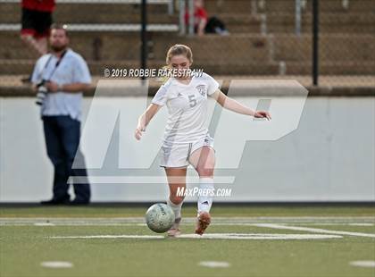 Thumbnail 2 in Melissa vs. Paris (UIL 4A Region II Semi-Final) photogallery.