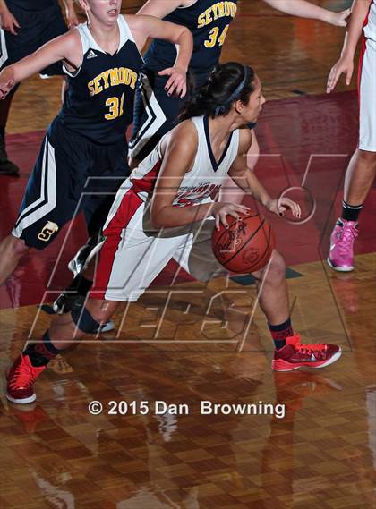 Thumbnail 3 in Seymour @ South-Doyle (TSSAA D2-AAA Quarterfinals) photogallery.