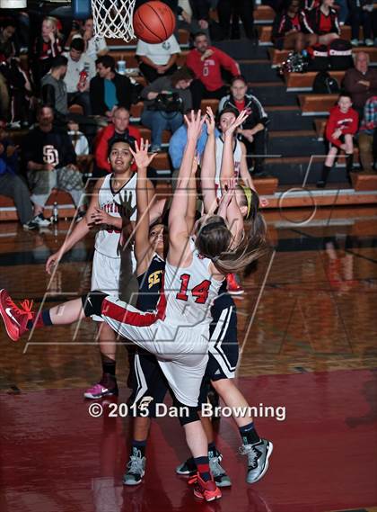 Thumbnail 3 in Seymour @ South-Doyle (TSSAA D2-AAA Quarterfinals) photogallery.