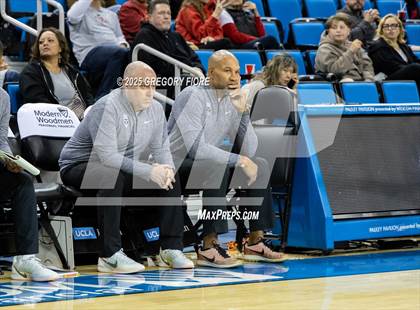 Thumbnail 1 in Crespi vs. Mater Dei photogallery.
