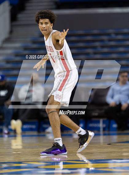 Thumbnail 3 in Crespi vs. Mater Dei photogallery.