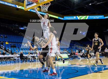 Thumbnail 1 in Crespi vs. Mater Dei photogallery.