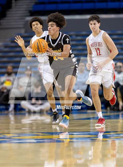 Thumbnail 3 in Crespi vs. Mater Dei photogallery.