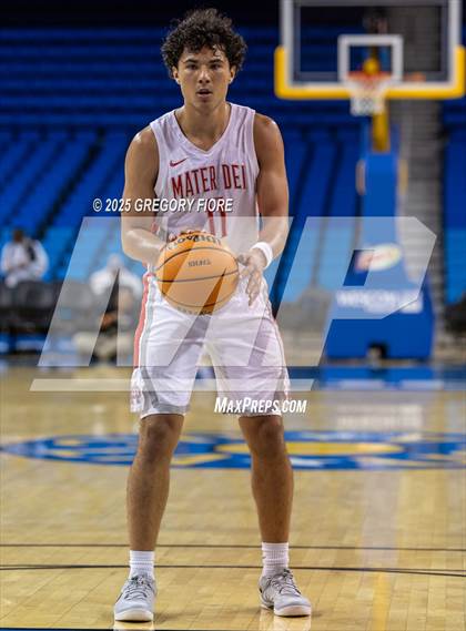 Thumbnail 2 in Crespi vs. Mater Dei photogallery.