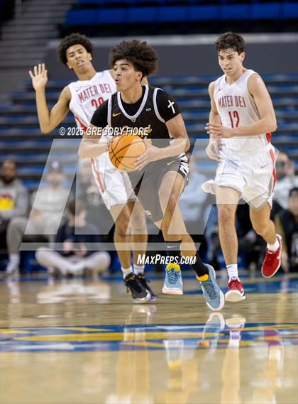 Thumbnail 1 in Crespi vs. Mater Dei photogallery.