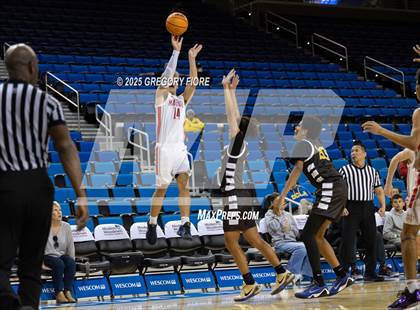 Thumbnail 1 in Crespi vs. Mater Dei photogallery.