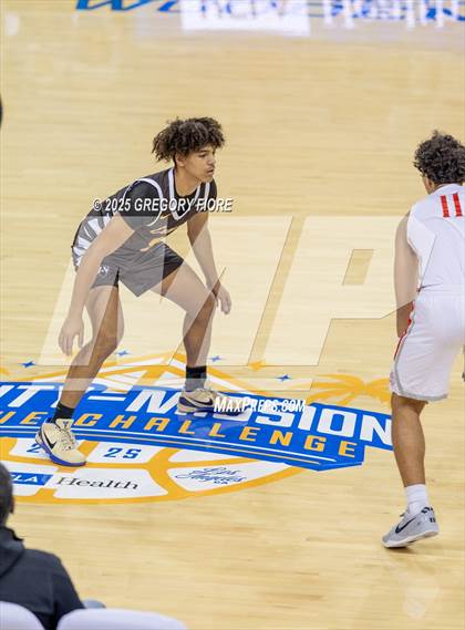 Thumbnail 2 in Crespi vs. Mater Dei photogallery.