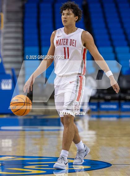 Thumbnail 1 in Crespi vs. Mater Dei photogallery.