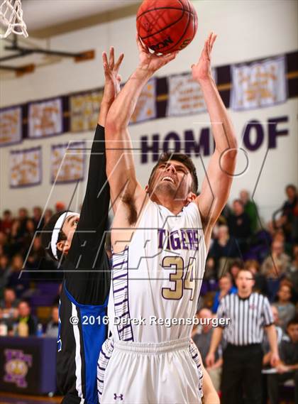 Thumbnail 1 in Longmont @ Holy Family photogallery.