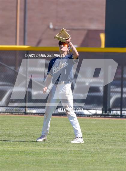 Thumbnail 2 in Piedra Vista vs. Green Mountain (Coach Bob Invitational) photogallery.