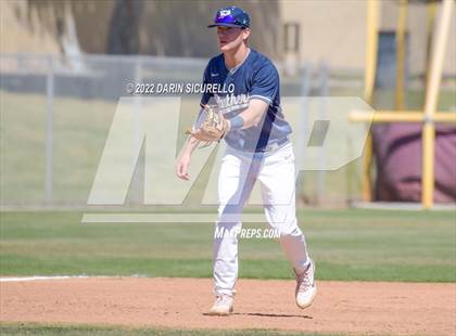 Thumbnail 2 in Piedra Vista vs. Green Mountain (Coach Bob Invitational) photogallery.