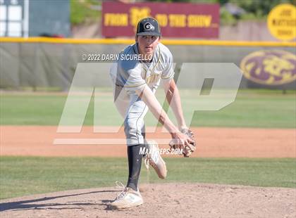 Thumbnail 2 in Piedra Vista vs. Green Mountain (Coach Bob Invitational) photogallery.