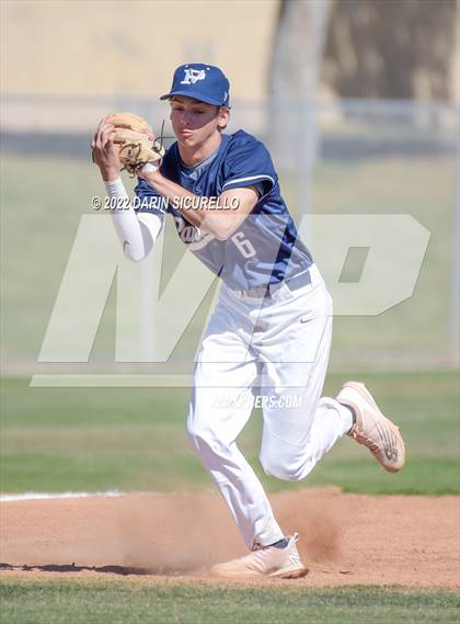 Thumbnail 1 in Piedra Vista vs. Green Mountain (Coach Bob Invitational) photogallery.
