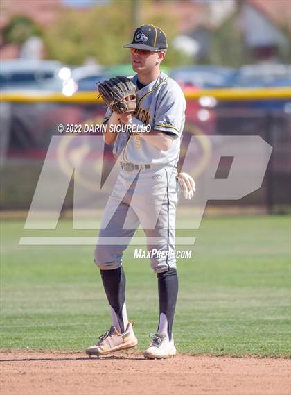 Thumbnail 3 in Piedra Vista vs. Green Mountain (Coach Bob Invitational) photogallery.