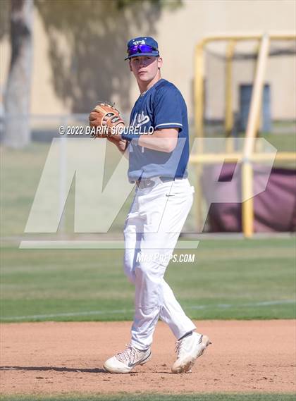 Thumbnail 2 in Piedra Vista vs. Green Mountain (Coach Bob Invitational) photogallery.
