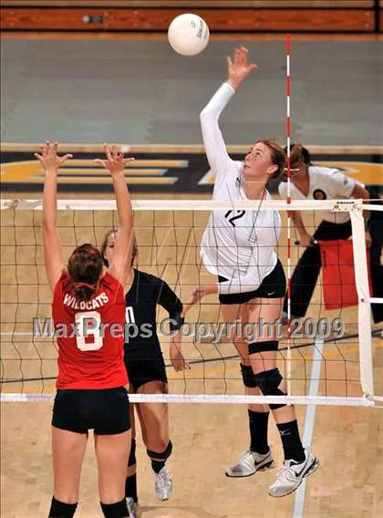 Thumbnail 3 in Archbishop Mitty vs. Redlands East Valley (CIF State D2 Final) photogallery.